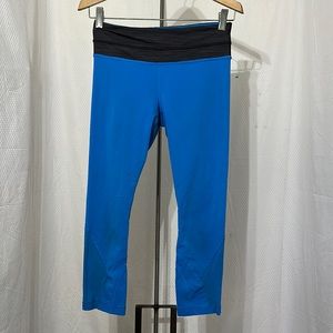 Lululemon crop leggings with 8” rise SZ 4